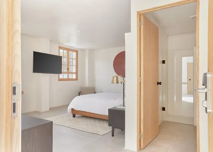 Sonder Parián 4*